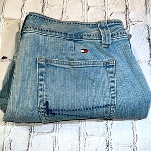 Tommy Hilfiger Distressed Light Capri Jeans